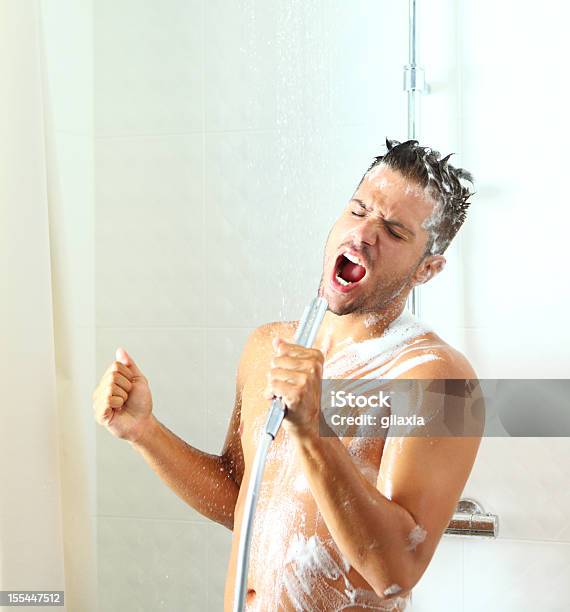 Man 歌のシャワー - シャワーのストックフォトや画像を多数ご用意 - シャワー, 歌う, 男性