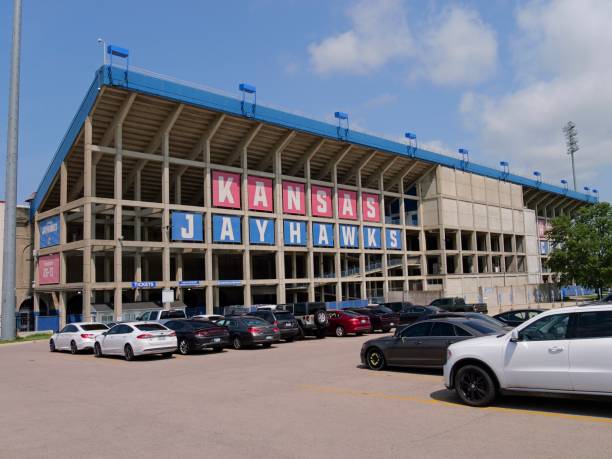 ku david booth kansas memorial stadium - university of kansas foto e immagini stock