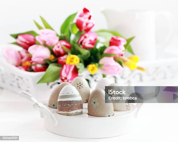 Huevos De Pascua Foto de stock y más banco de imágenes de Belleza - Belleza, Blanco - Color, Buqué