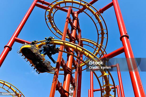 Czerwony Grozy - zdjęcia stockowe i więcej obrazów Rollercoaster - Rollercoaster, Atrakcja w wesołym miasteczku, Czerwony