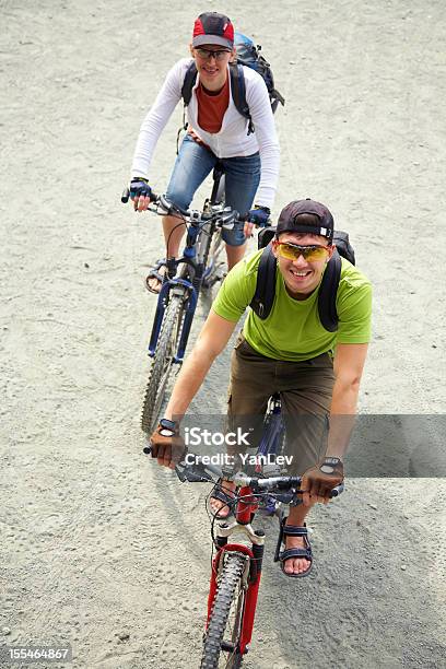 Ciclismo - Fotografias de stock e mais imagens de Adolescente - Adolescente, Bicicleta, Casal