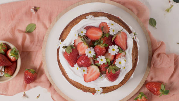 istock Sponge cake with fresh strawberries 1554682672