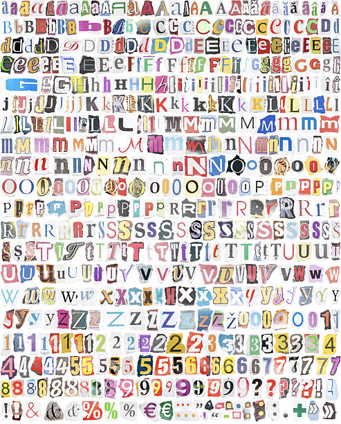 alfabeto com 516 letras, números e símbolos - typescript variation newspaper alphabet - fotografias e filmes do acervo