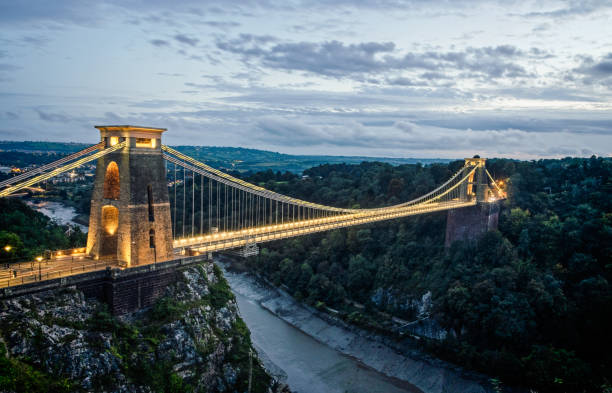 clifton ponte pênsil avon - bristol england bridge clifton suspension bridge suspension bridge - fotografias e filmes do acervo