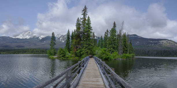 istock Pyramid lake island in Jasper national park, Canada 1555602281