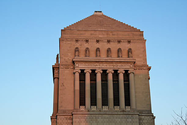 istock Indiana World War Memorial in Indianapolis 155580830