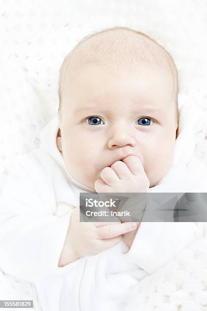 Foto de Retrato De Bebê Recémnascido e mais fotos de stock de 0-11 meses - 0-11 meses, Atividade, Azul
