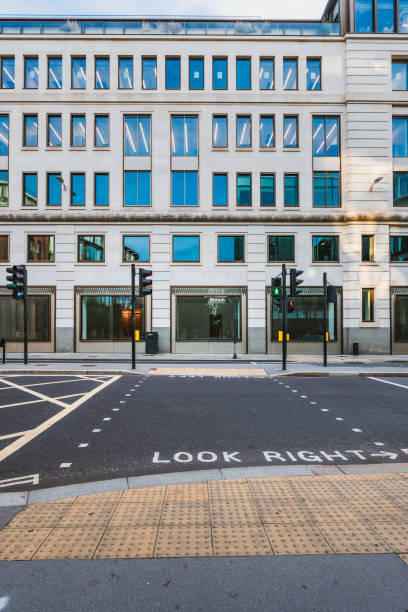 istock Street scene in London 1555863804