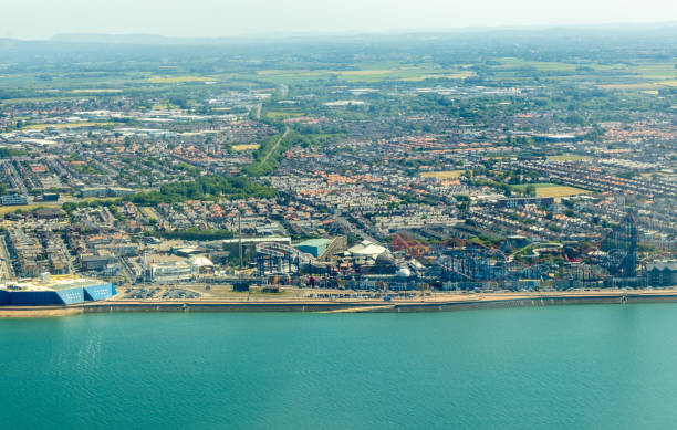 torre de praia do prazer de blackpool - rollercoaster blackpool england pleasure beach - fotografias e filmes do acervo