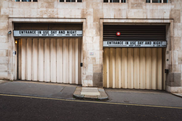 istock Gateway to a parking garage 1555946910