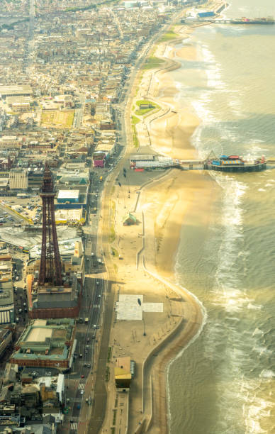 torre de praia do prazer de blackpool - rollercoaster blackpool england pleasure beach - fotografias e filmes do acervo