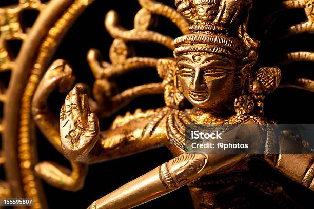 Statue Of Indian Bóg W Hinduizmie Shiva Nataraja - zdjęcia stockowe i więcej obrazów Sziwa - Sziwa, Taniec bharatanatjam, Tańczyć