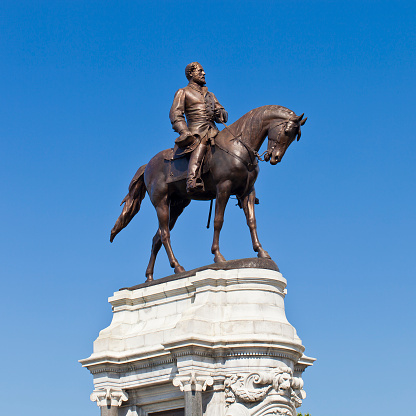 The Robert E. Lee Monument On Monument Avenue In Richmond, Virginia Was Unveiled In 1890 To Commemorate The Confederate General.  Robert E. Lee Lived From 1807 Until 1870.