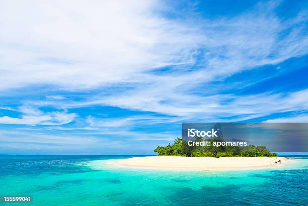 Samotny Tropikalna Wyspa Na Karaibach - zdjęcia stockowe i więcej obrazów Wyspa - Land Feature - Wyspa - Land Feature, Plaża, Morze Karaibskie