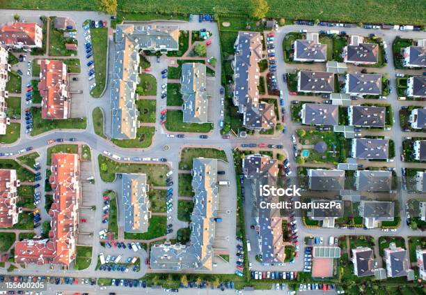 空から見た郊外の住宅開発 - カラー画像のストックフォトや画像を多数ご用意 - カラー画像, 上方, 人物なし