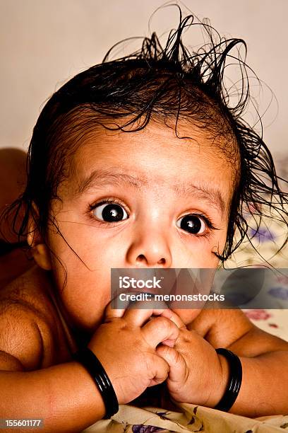 Sbalordito - Fotografie stock e altre immagini di Bambini maschi - Bambini maschi, Bambino, Bebé