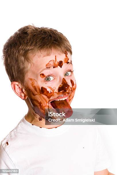 Menino De Chocolate - Fotografias de stock e mais imagens de Chocolate - Chocolate, Criança, Comer