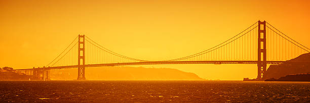 ponte golden gate ao pôr do sol - sanfran2012 imagens e fotografias de stock