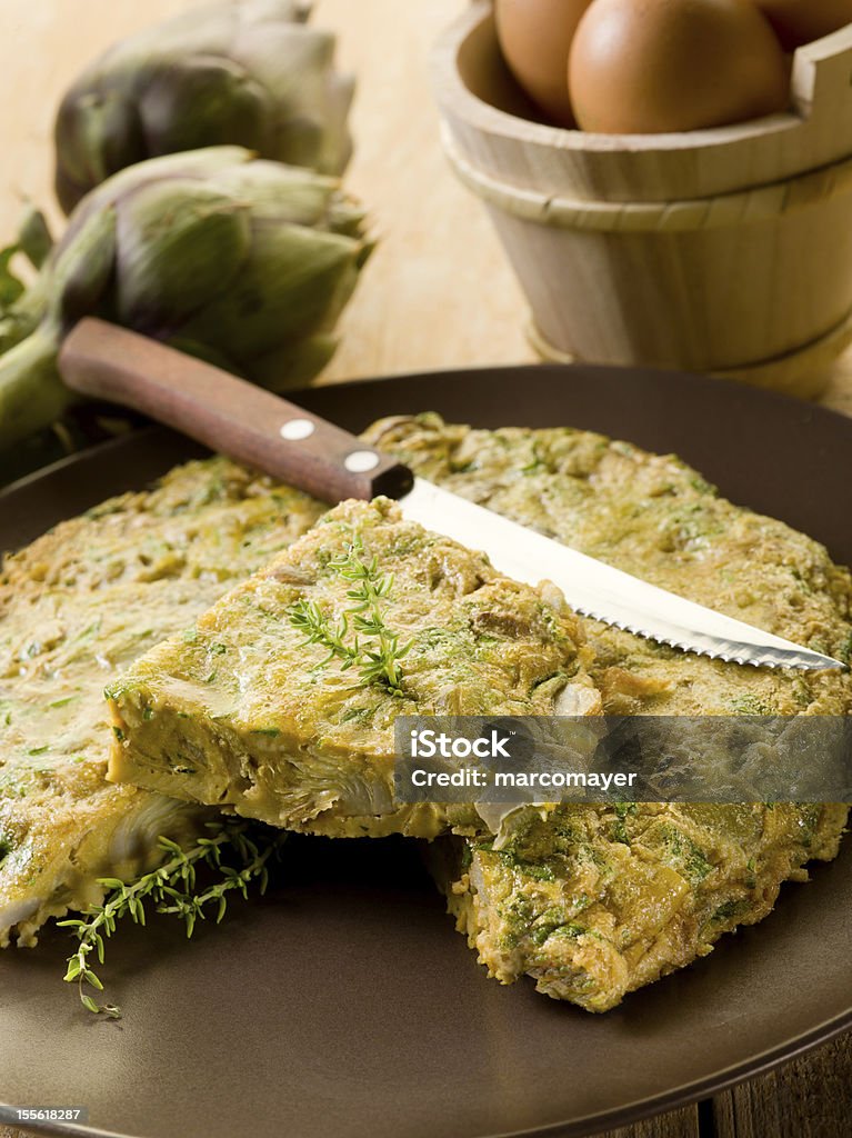 omelette com Alcachofras e Faca - Royalty-free Alcachofra Foto de stock