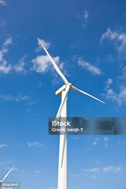 Wind Farm Stockfoto und mehr Bilder von Agrarbetrieb - Agrarbetrieb, Ausrüstung und Geräte, Blau