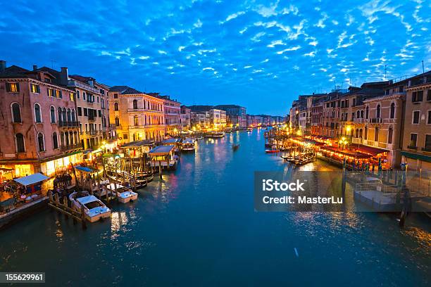 Venecia Desde El Puente De Rialto Foto de stock y más banco de imágenes de Venecia - Italia - Venecia - Italia, Agua, Aire libre