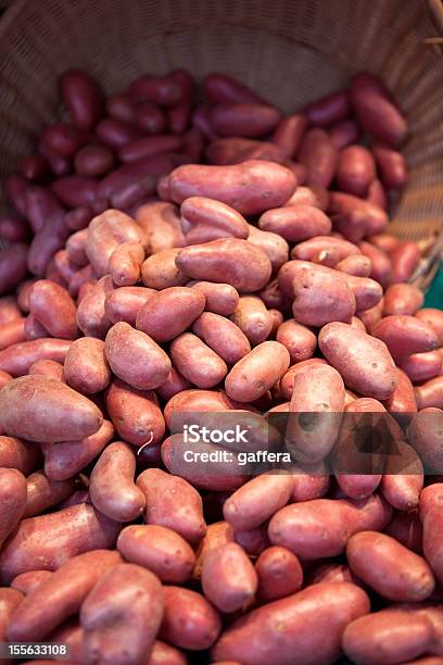 Foto de Batatas Vermelha e mais fotos de stock de Amontoamento - Amontoamento, Batata - Tubérculo, Batata Doce