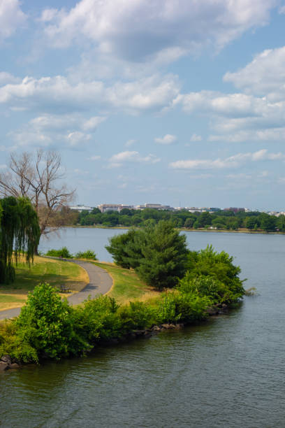 istock Views cycling on the Mt. Vernon Trail 1556344172