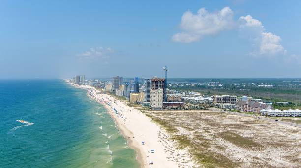 istock The beach at Gulf Shores, Alabama 1556412915