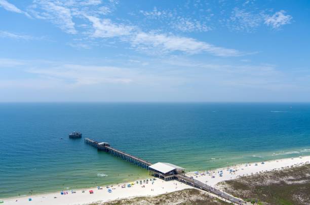 istock The beach at Gulf Shores, Alabama 1556415521