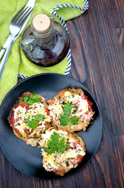 zucchini appetizer with tomato sauce and cheese - squash fried deep fried dill imagens e fotografias de stock