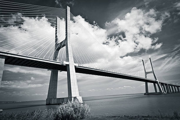 Puente de Vasco de gama - foto de stock
