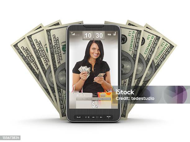 Деньги Операции По Мобильному Телефону — стоковые фотографии и другие картинки Беспроводная технология - Беспроводная технология, Бумажные деньги, Валюта