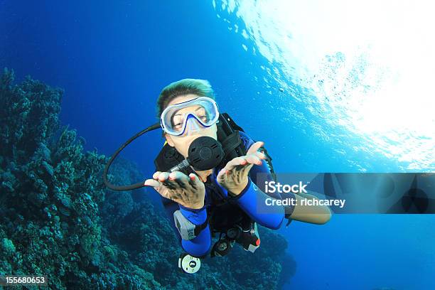 Scuba Tauchen Stockfoto und mehr Bilder von Blondes Haar - Blondes Haar, Eine Frau allein, Eine Person