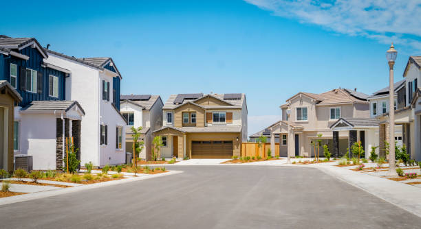 istock Single family rental homes 1556903040