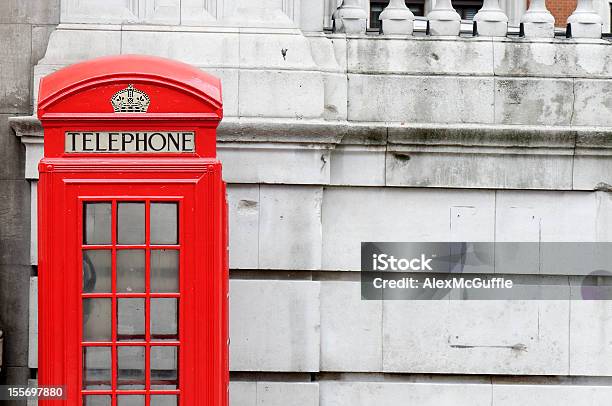 Pole Telefon Londyn - zdjęcia stockowe i więcej obrazów Czerwona budka telefoniczna - Czerwona budka telefoniczna, Londyn - Anglia, Zjednoczone Królestwo