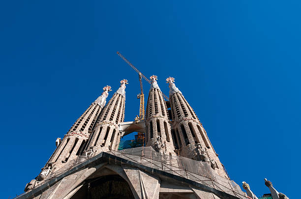istock holy family barcelona 155700227
