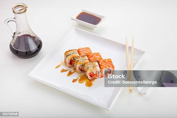 Japanisches Sushi Stockfoto und mehr Bilder von Avocado - Avocado, Essgeschirr, Feinkostgeschäft