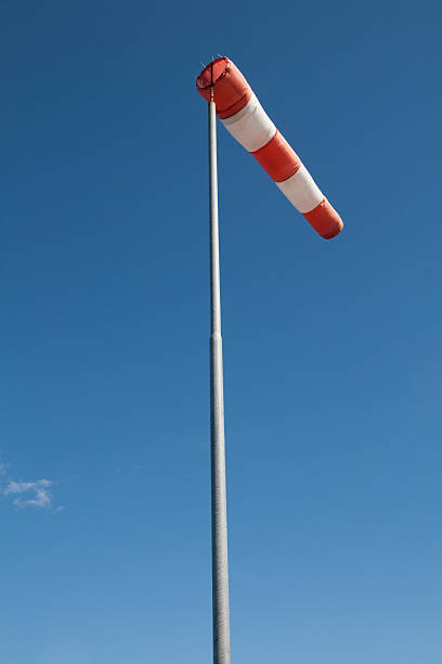 Manga de viento y cielo azul - foto de stock