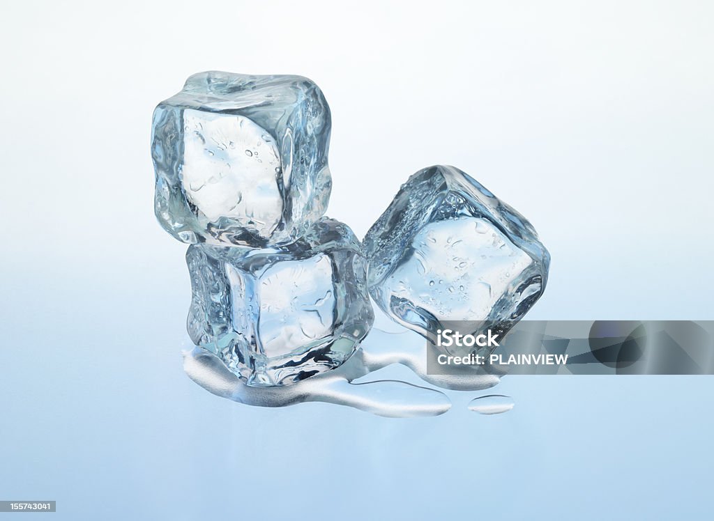 Cubos de hielo - Foto de stock de Hielo libre de derechos