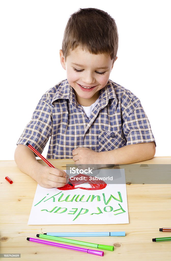 Маленький мальчик привлечь для гравировки для будущей мамы - Стоковые фото Белый роялти-фри