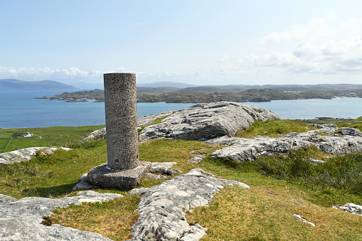 Iona lies about 2 kilometres (1 mile) from the coast of Mull. It is about 2 km (1 mi) wide and 6 km (4 mi) long. Like other places swept by ocean breezes, there are few trees; most of them are near the parish church.\nIona's highest point is Dùn Ì, 101 m (331 ft), an Iron Age hill fort dating from 100 BC – AD 200.