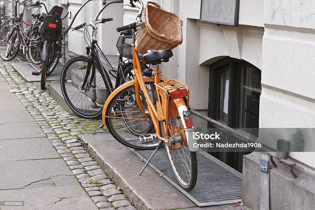 Bicicletas en Copenhague, Dinamarca - Foto de stock de Acera libre de derechos