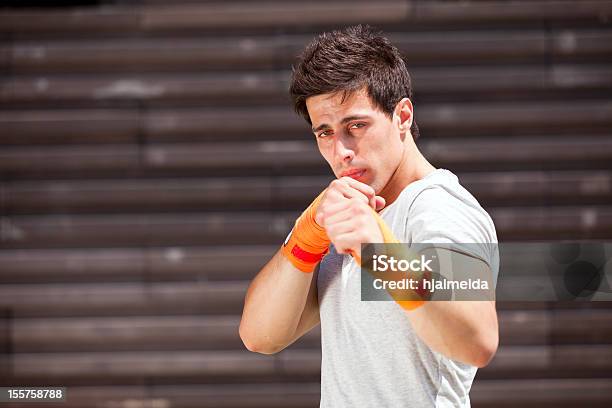 Kick Бокс Спортсмен — стоковые фотографии и другие картинки Агрессия - Агрессия, Активный образ жизни, Атлет
