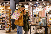 paare-die-zusammen-einkaufen-bleiben-zusammen.jpg?b=1&s=170x170&k=20&c=IswFUA-f5VmZdMtS2-TIL2w7PspnmZHoW-XDLhWly-M=