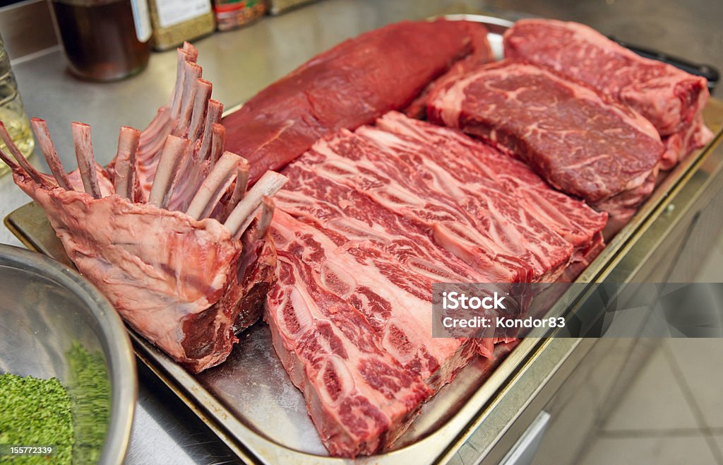 Listos para cocinar carne - Foto de stock de Acero inoxidable libre de derechos