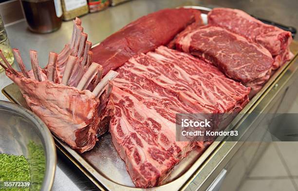 Listos Para Cocinar Carne Foto de stock y más banco de imágenes de Acero inoxidable - Acero inoxidable, Alimento, Carne