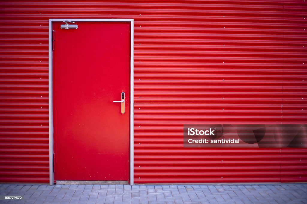 Fechamento do red door - Foto de stock de Porta à Prova de Fogo royalty-free