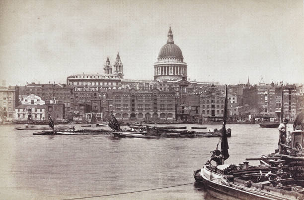 istock London, Saint Paul's seen from the Thames, 1885 1557797003
