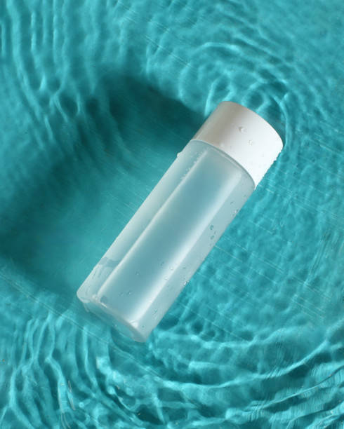 istock Cosmetic Dropper Mockup 1557891910