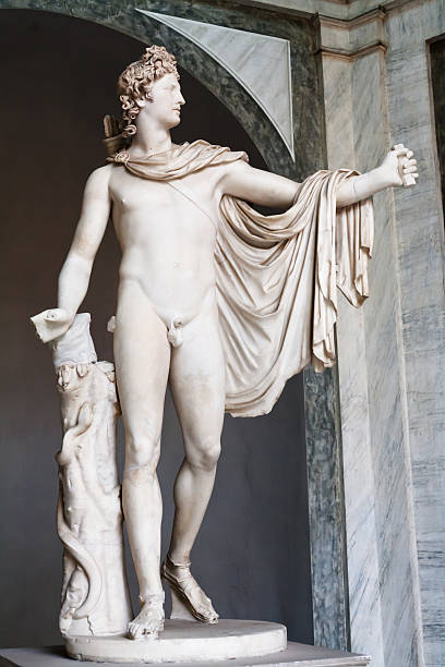 apollo statue - ancient past classic monument photos et images de collection